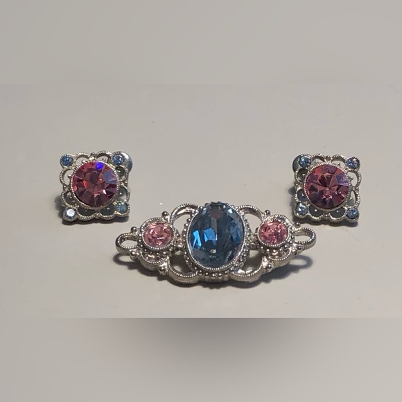 1928 Jewelry Company Brooch and Earrings - Picture 10 of 10